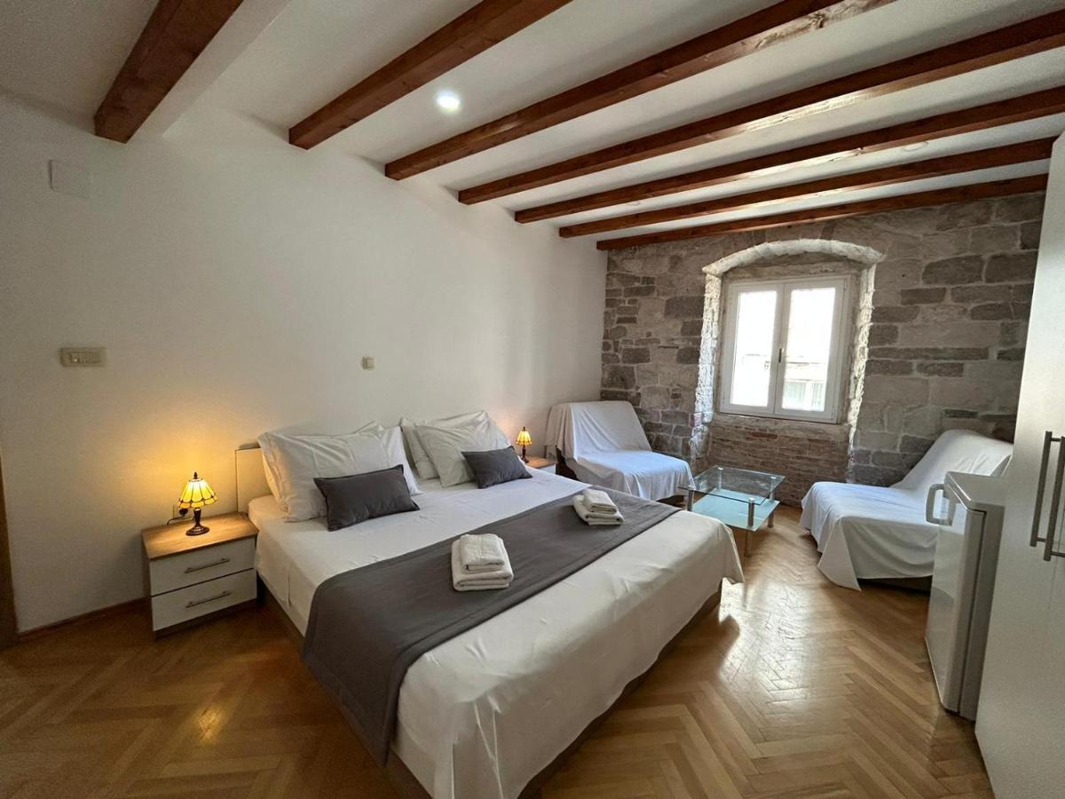Camenno Apartments-The Heart Of Diocletian'S Palace-Open All Winter! Spalato Esterno foto