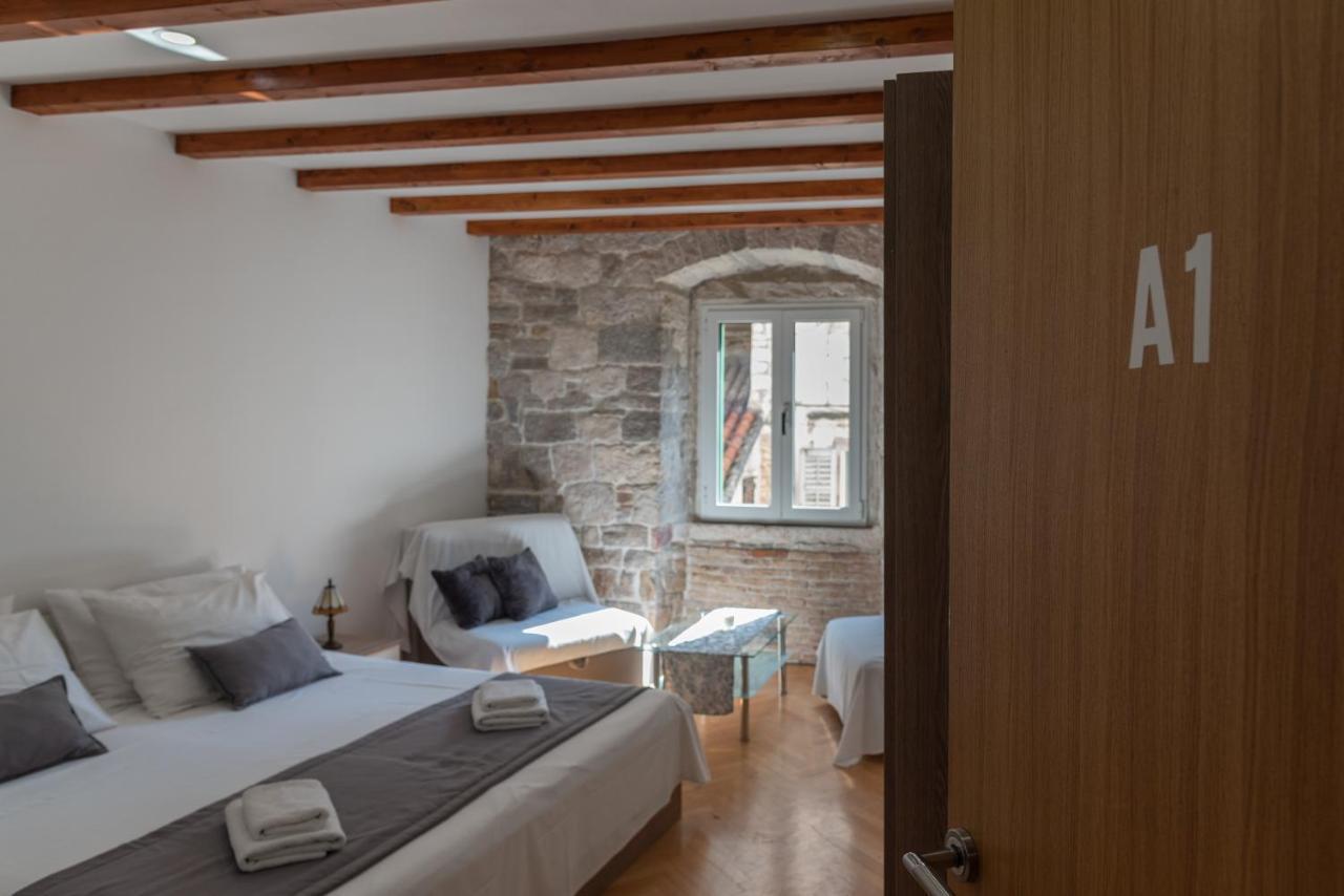 Camenno Apartments-The Heart Of Diocletian'S Palace-Open All Winter! Spalato Esterno foto