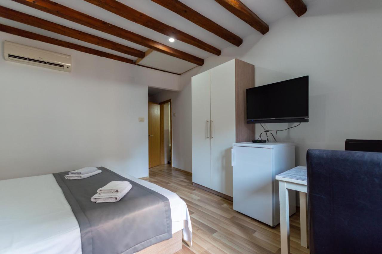 Camenno Apartments-The Heart Of Diocletian'S Palace-Open All Winter! Spalato Esterno foto